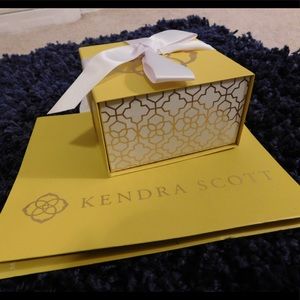 Kendra Scott Bag and Box!